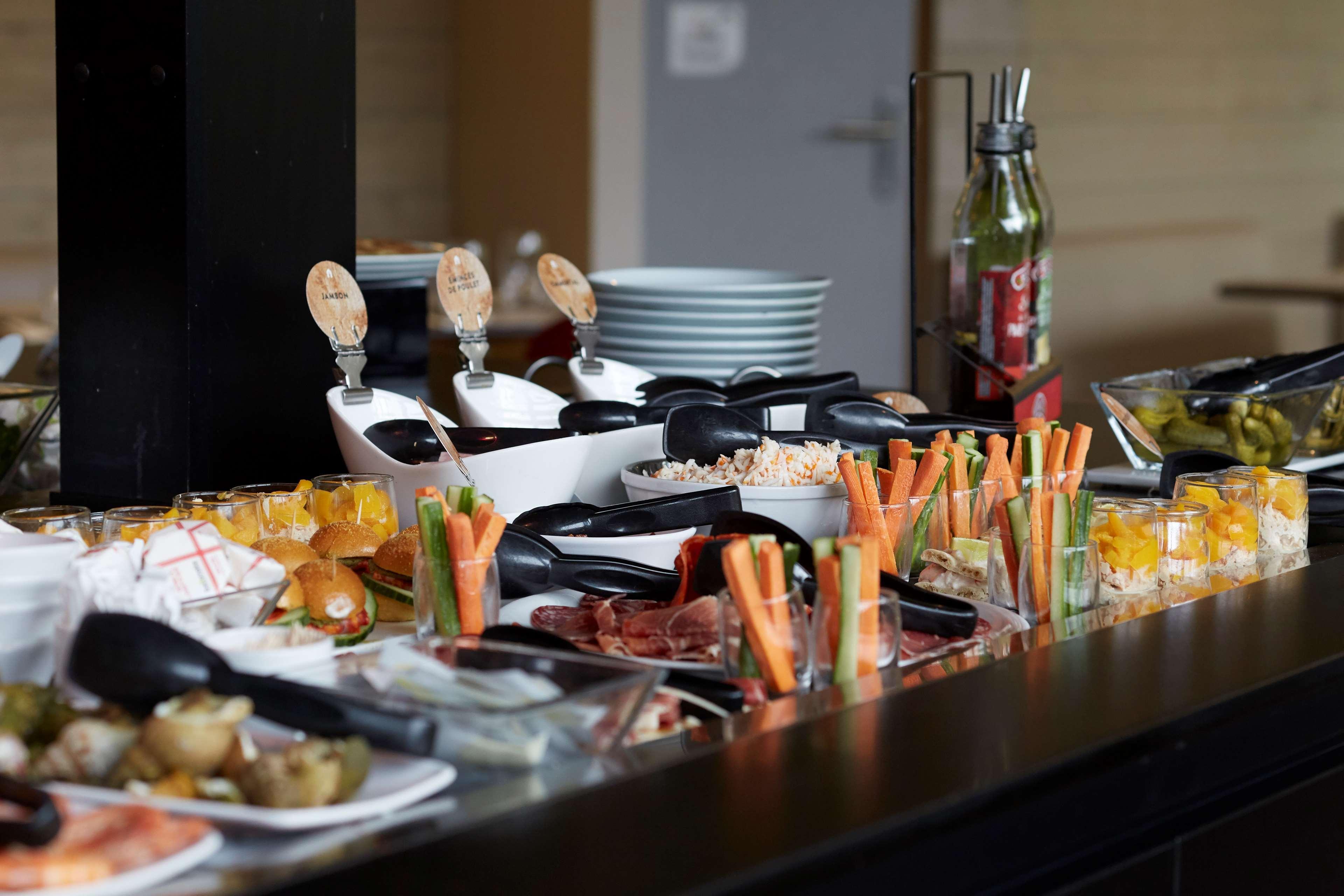 Hotel Campanile Centre - Saint Jacques 3*